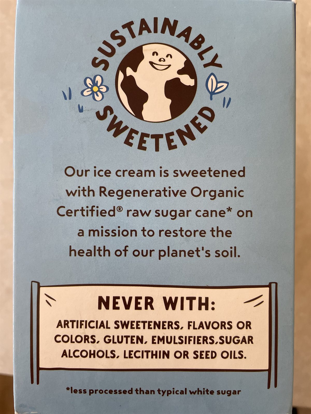 包装列出的 clean label 主张，不含人工甜味剂、人工香精和色素、麸质、乳化剂、糖醇、卵磷脂或种子油